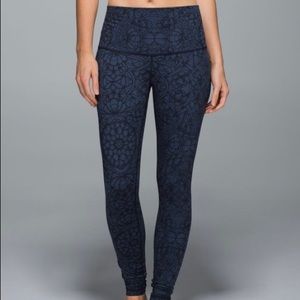 Lululemon Wunder Unders - High Rise Luon